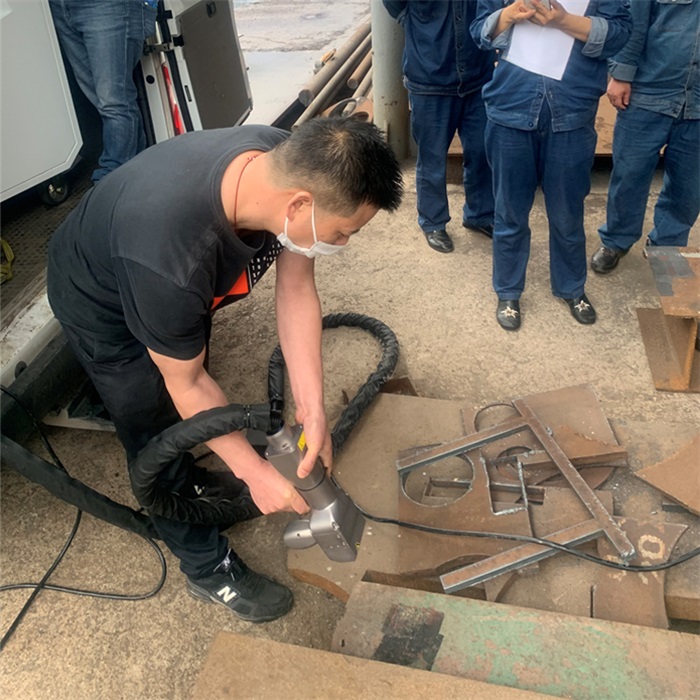 手持式激光除銹設備多少錢一臺 手持式激光除銹設備多少錢一臺